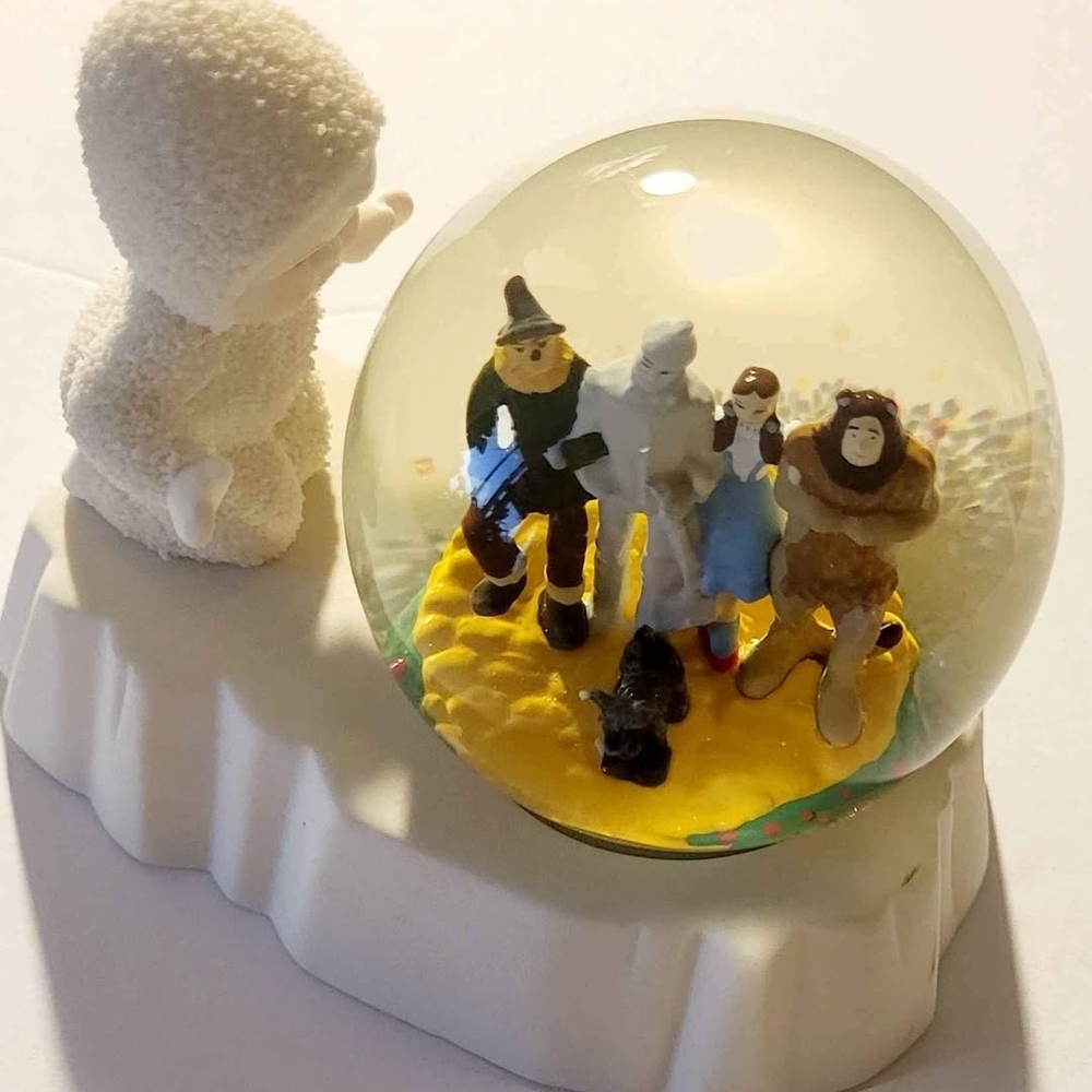 SNOW BABIES COLLECTABLE Wizard of Oz Snow Globe with Characters - Picture 3 of 9